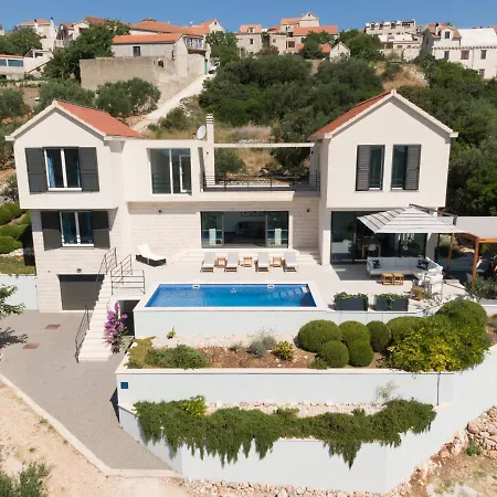 Villa Aurora