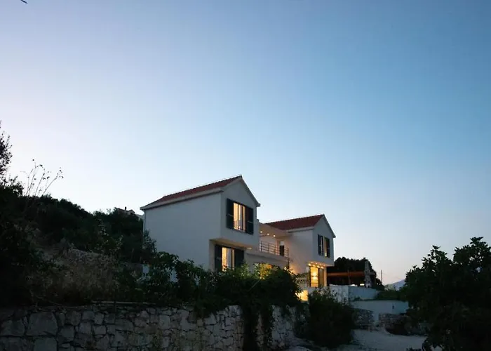 Villa Aurora
